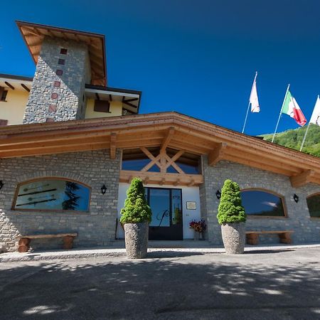 Sport Hotel Prodongo Brallo Di Pregola Exterior foto